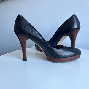 Gucci Elegant Black Leather Heels